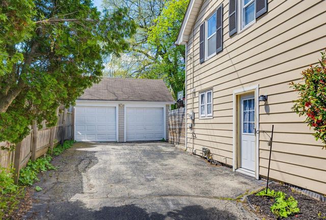 1219 N 85th STREET, Wauwatosa, WI 53226