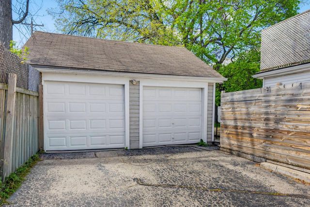 1219 N 85th STREET, Wauwatosa, WI 53226