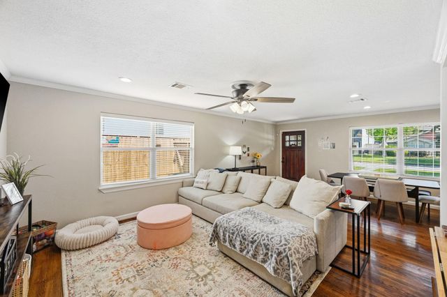 1803 Woodcrest Drive, Houston, TX 77018