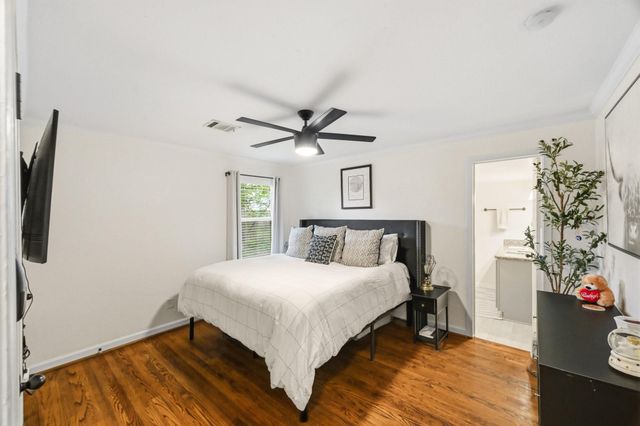 1803 Woodcrest Drive, Houston, TX 77018
