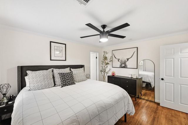 1803 Woodcrest Drive, Houston, TX 77018