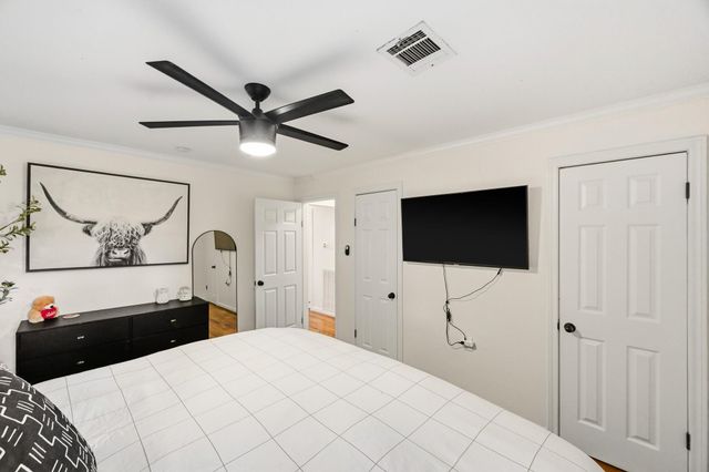 1803 Woodcrest Drive, Houston, TX 77018