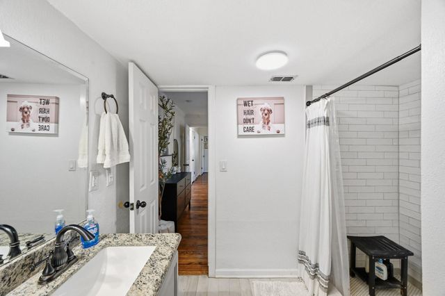 1803 Woodcrest Drive, Houston, TX 77018