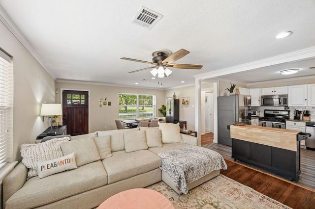 1803 Woodcrest Drive, Houston, TX 77018
