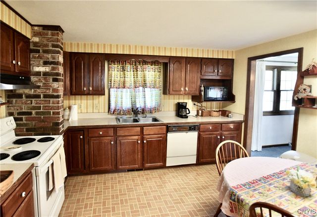 7853 Vernon Road South, Cicero, NY 13039