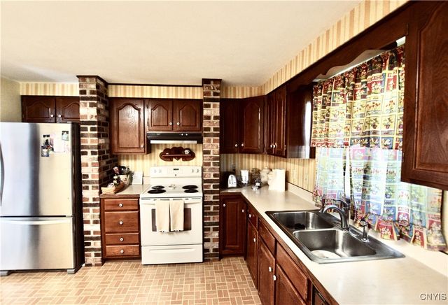 7853 Vernon Road South, Cicero, NY 13039
