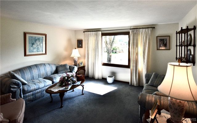 7853 Vernon Road South, Cicero, NY 13039