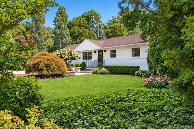 10 Magenta Lane, East Northport, NY 11731