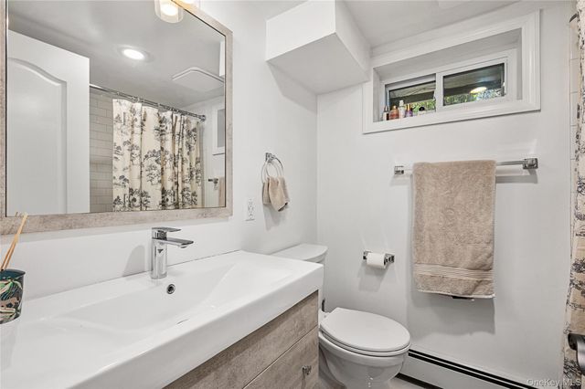 10 Magenta Lane, East Northport, NY 11731