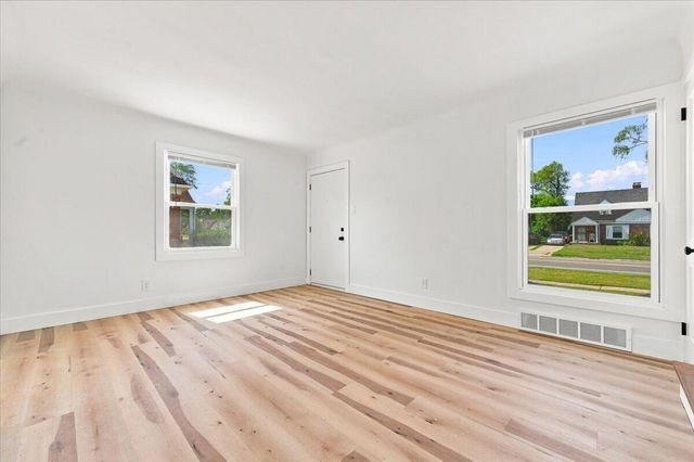 20024 Meyers Road, Detroit, MI 48235
