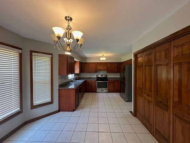 152 CONSTITUTION Drive, Bloomingdale, IL 60108
