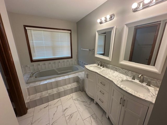 152 CONSTITUTION Drive, Bloomingdale, IL 60108