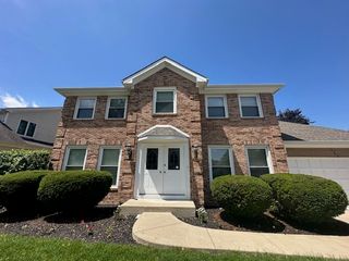 152 CONSTITUTION Drive, Bloomingdale, IL 60108
