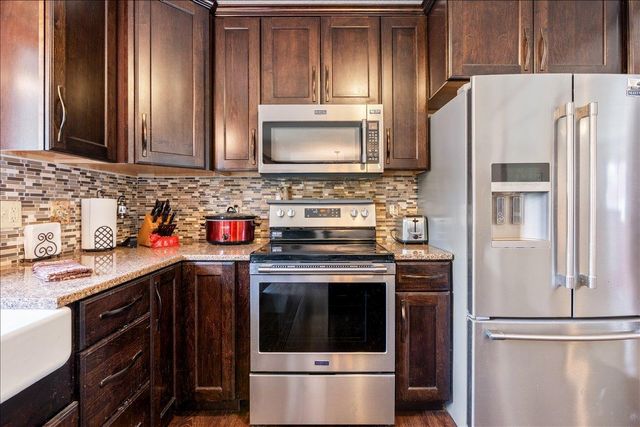 4930 Zealand Avenue N, New Hope, MN 55428