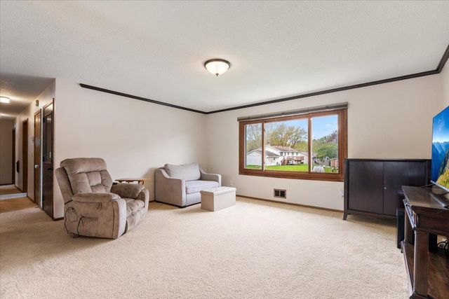 4930 Zealand Avenue N, New Hope, MN 55428