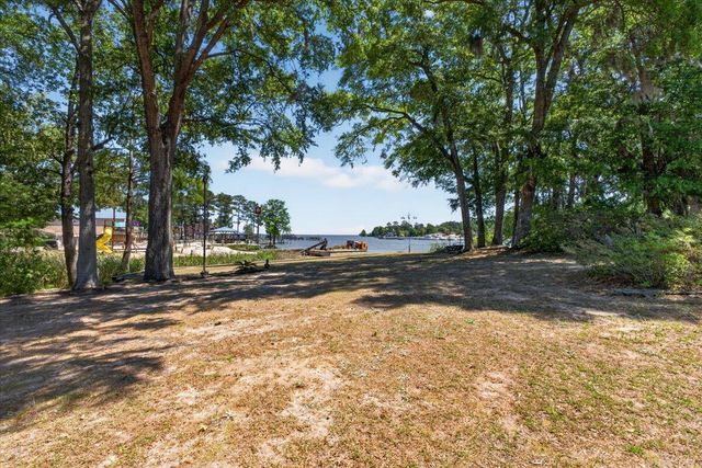 138 Lake Marion Lane, Vance, SC 29163