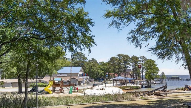138 Lake Marion Lane, Vance, SC 29163