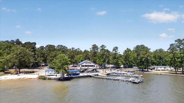 138 Lake Marion Lane, Vance, SC 29163