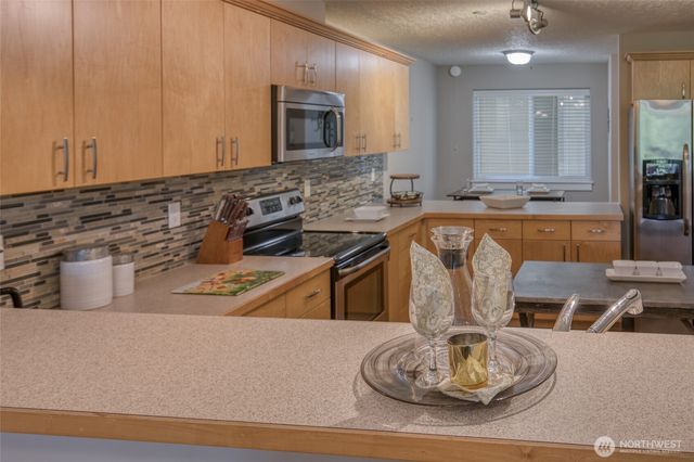 262 Oyhut Bay Boulevard SW #305, Ocean Shores, WA 98569