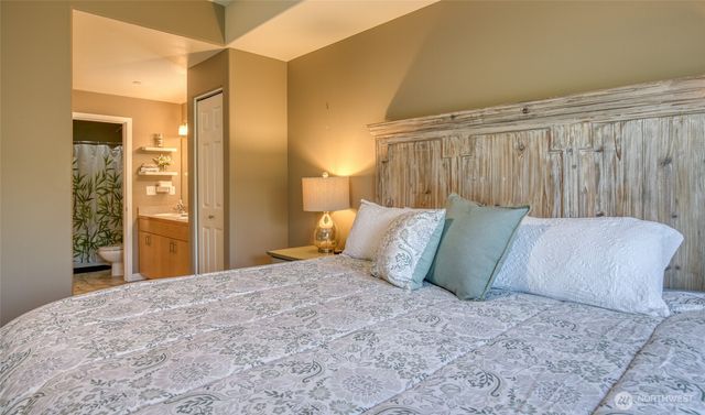 262 Oyhut Bay Boulevard SW #305, Ocean Shores, WA 98569
