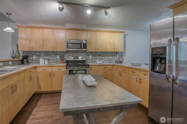 262 Oyhut Bay Boulevard SW #305, Ocean Shores, WA 98569