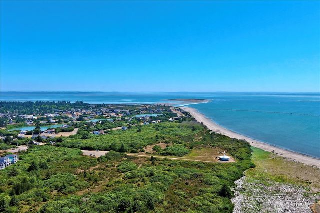 262 Oyhut Bay Boulevard SW #305, Ocean Shores, WA 98569