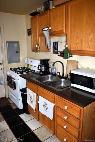 11319 Sherman Avenue, Warren, MI 48089