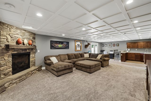 1616 SE Coralberry Drive, Ankeny, IA 50021