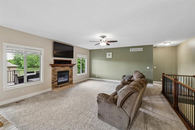 1616 SE Coralberry Drive, Ankeny, IA 50021