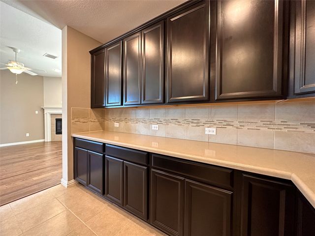 1401 Mesa Crest Drive, Fort Worth, TX 76052