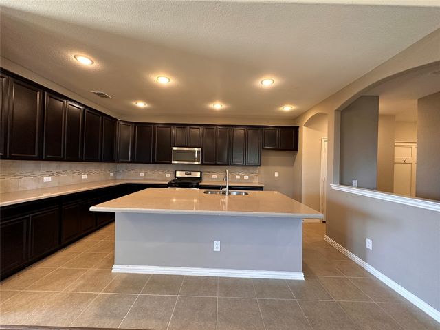 1401 Mesa Crest Drive, Fort Worth, TX 76052