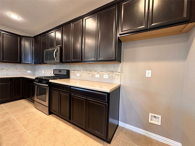 1401 Mesa Crest Drive, Fort Worth, TX 76052