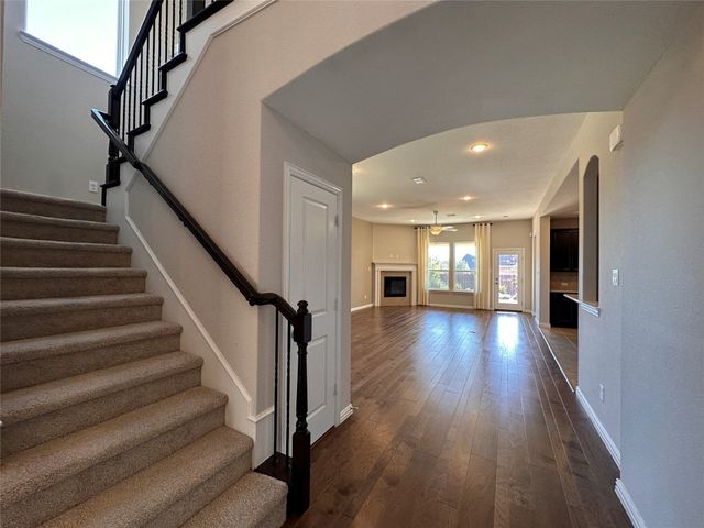 1401 Mesa Crest Drive, Fort Worth, TX 76052