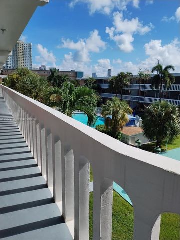 201 NE 14th Ave 10C, Hallandale Beach, FL 33009
