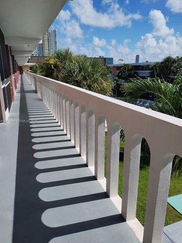 201 NE 14th Ave 10C, Hallandale Beach, FL 33009
