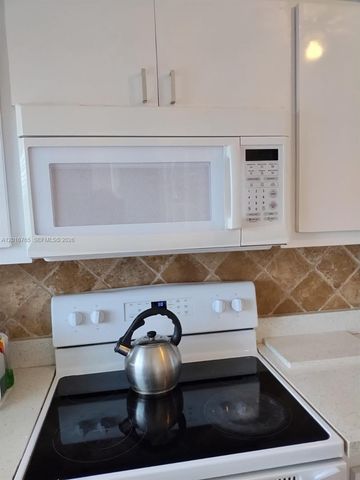 201 NE 14th Ave 10C, Hallandale Beach, FL 33009