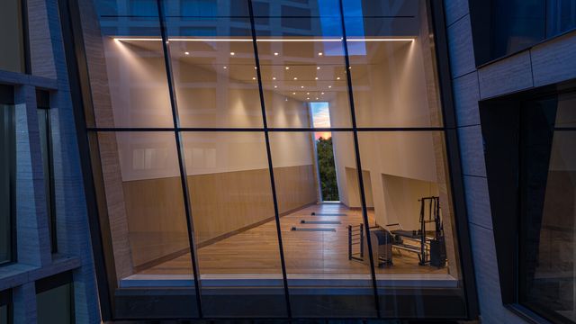 500 W 18TH Street EAST18B, New York City, NY 10011