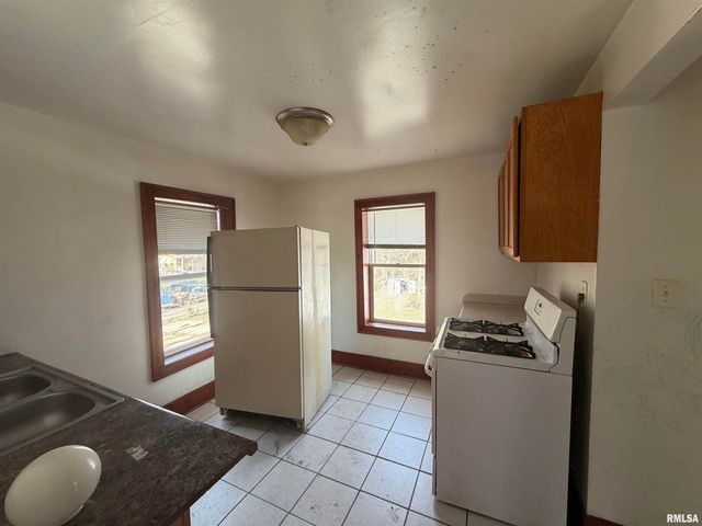 1421 S LIVINGSTON Street, Peoria, IL 61605