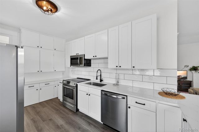 3042 W 38th Avenue, Denver, CO 80211