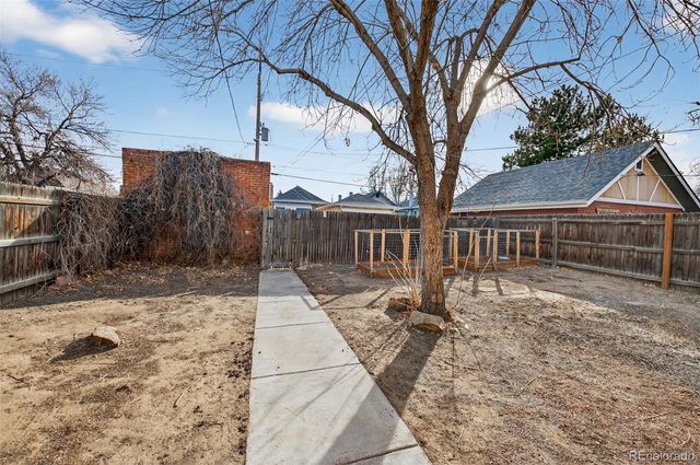 3042 W 38th Avenue, Denver, CO 80211