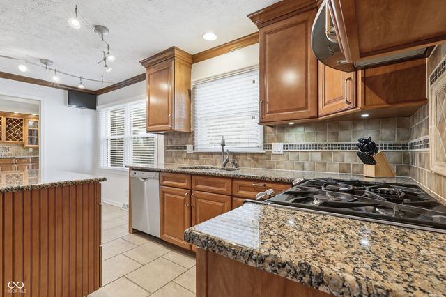 415 Oxford Drive, Noblesville, IN 46062