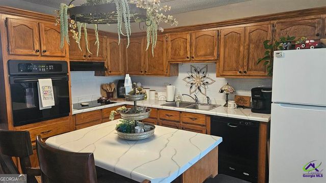 61 Hamilton Woods Court, Warner Robins, GA 31088