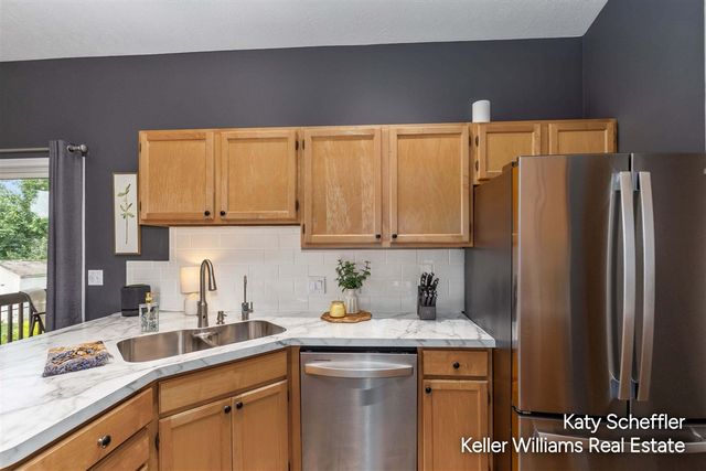 2551 Cedar Lake Drive, Jenison, MI 49428