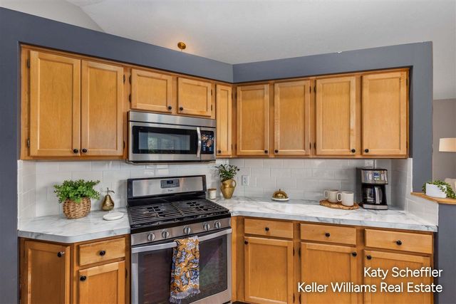 2551 Cedar Lake Drive, Jenison, MI 49428