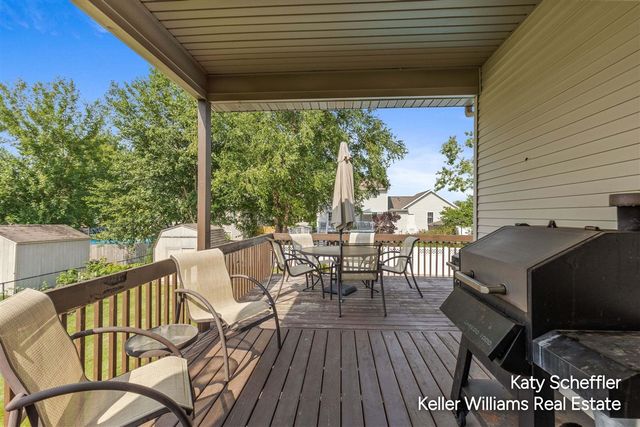 2551 Cedar Lake Drive, Jenison, MI 49428