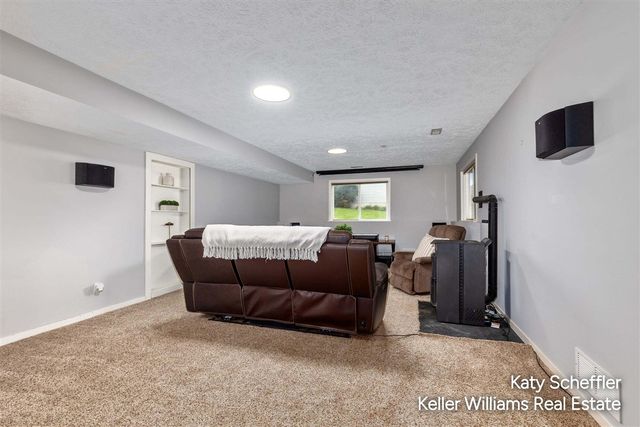 2551 Cedar Lake Drive, Jenison, MI 49428
