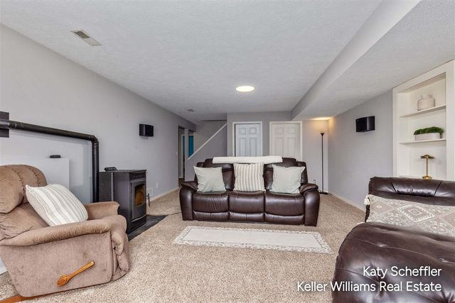 2551 Cedar Lake Drive, Jenison, MI 49428