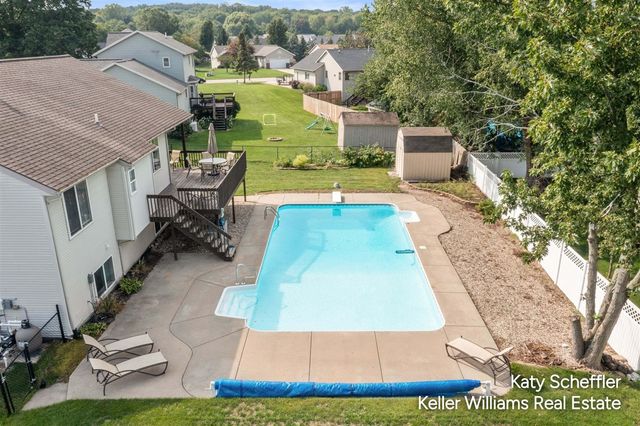 2551 Cedar Lake Drive, Jenison, MI 49428