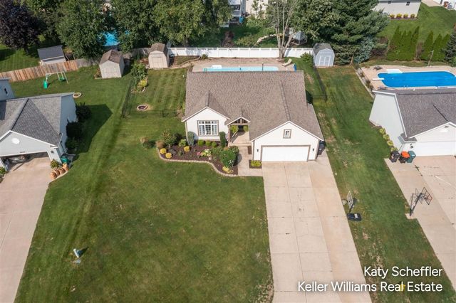 2551 Cedar Lake Drive, Jenison, MI 49428
