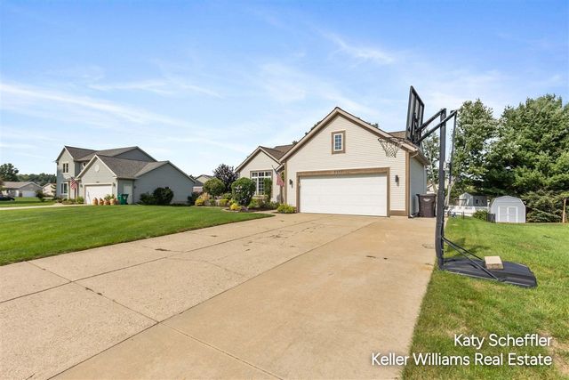 2551 Cedar Lake Drive, Jenison, MI 49428